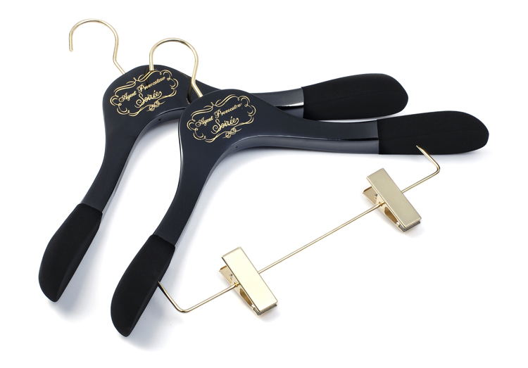 Gold Hook and Clips Luxury Wood Brand Hangers with Velvet Covered Shoulder