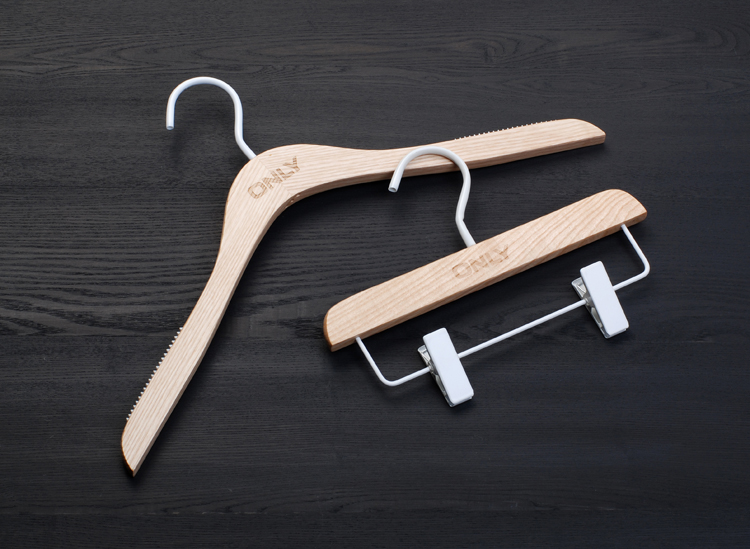 Display Clothes Wooden Laser-cut Hangers with Brand Name