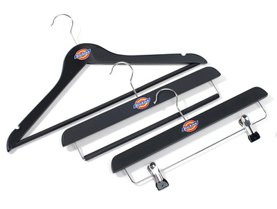 Custom logo brand clothes black hanger with chrome hook and clips 