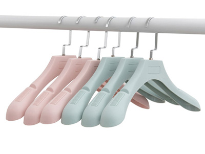 Colored Coat Hangers Non Slip Multiple Colors Plastic Hangers for Jackets
