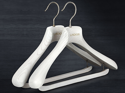 Heavy Duty Deluxe Water Washed White Wooden Suit Hanger for Hotel and Clothing Store