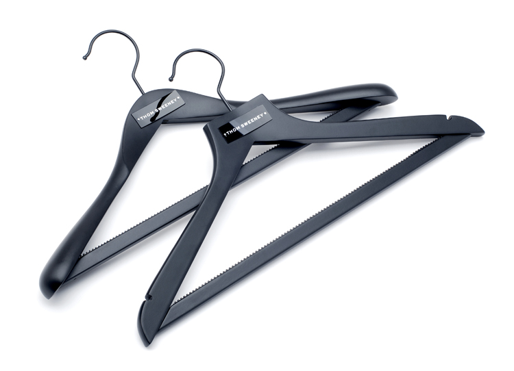 Luxury Black Wooden Men Suit Hangers with LOGO plate 