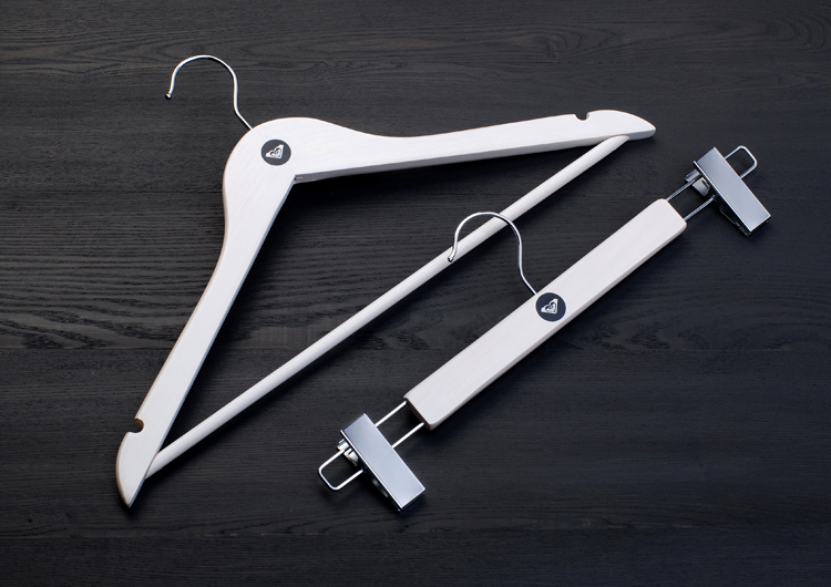  Customized High Quality Wood Material White Hangers for Clothes 