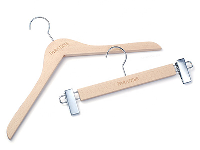  High Quality Luxury Logo Beech Wood Clothes Hangers