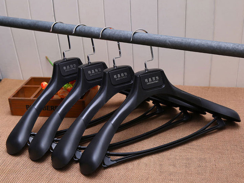 19 Black Plastic Concave Wide Shoulder Hanger