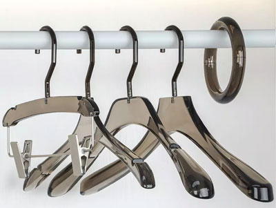 Plastic Suit Hangers 42cm J42BAR.