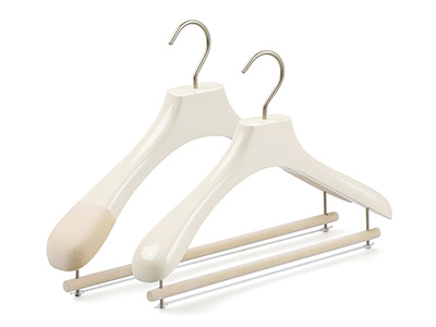  Luxury Oyster White Coat Hanger High Quality Customized Logo Wood Suit Hangers with Non Slip Pants Bar